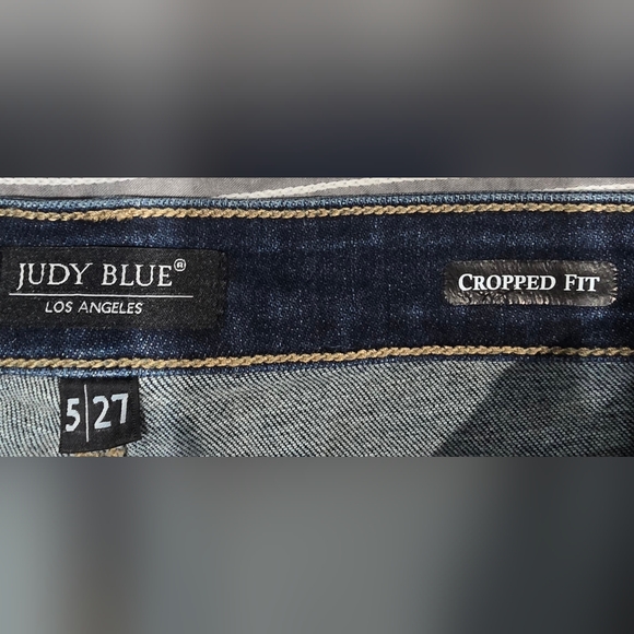 Judy Blue Midrise Distressed Cropped Straight Leg Jeans Size 5/27 - Picture 6 of 9